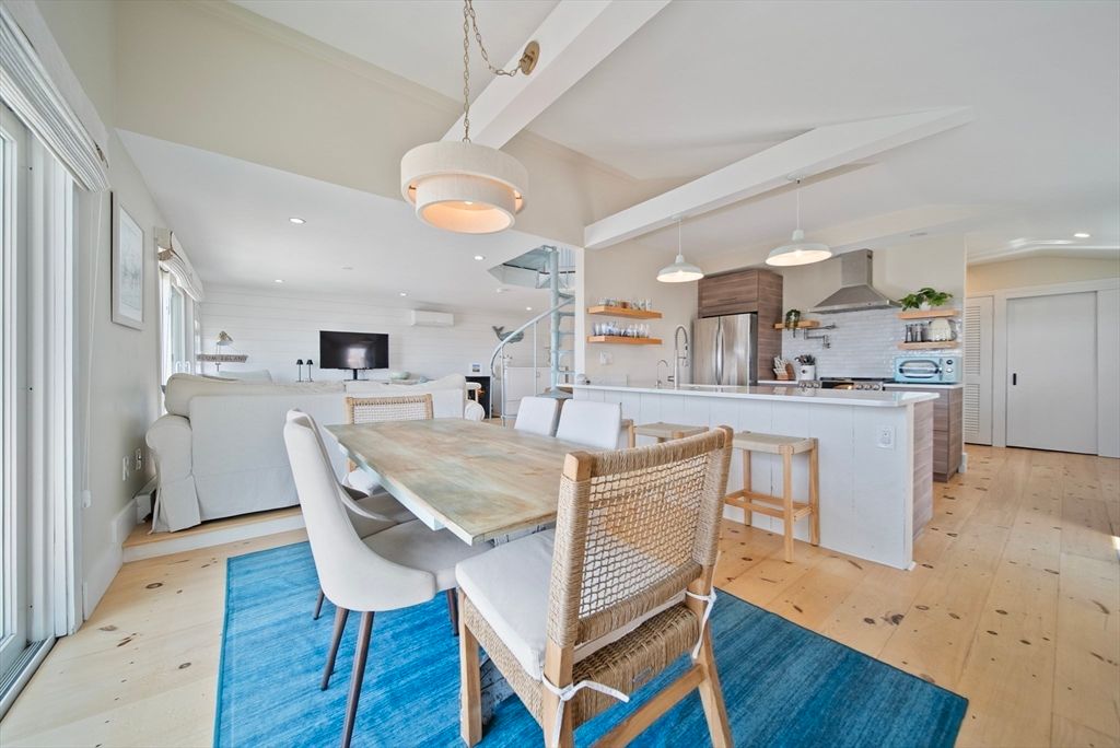 Dining room, Interior, Kitchen, Living room, Pendant Lights, Recessed Lighting, Wood Texture Flooring