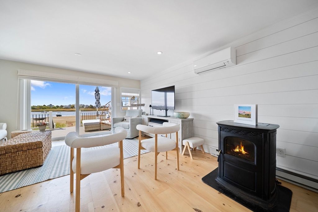 Fireplace, Interior, Recessed Lighting, Water, Wood Texture Flooring
