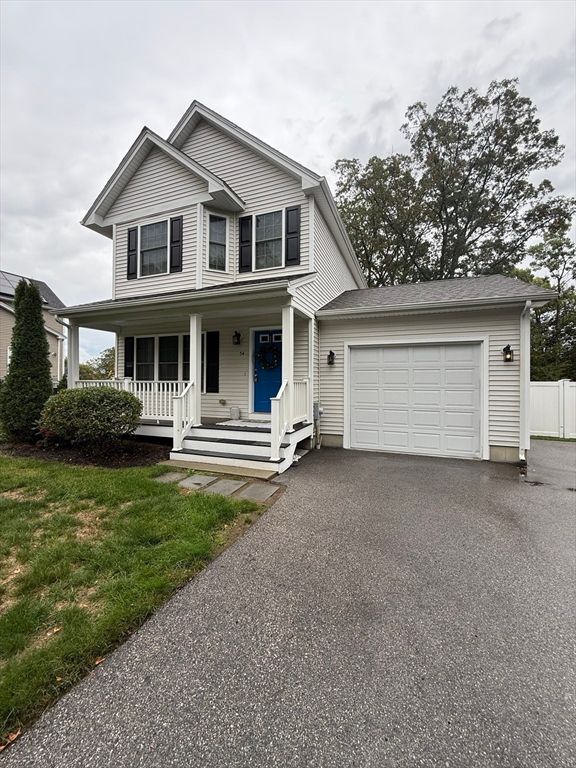 Attached, Exterior, Facade, Farmhouse