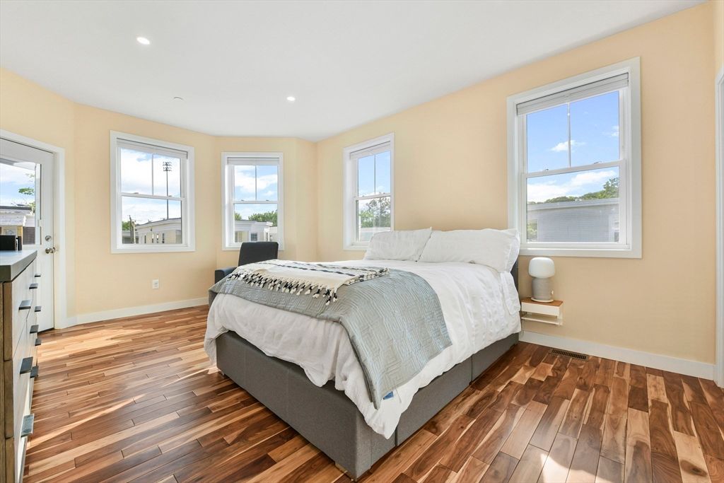Bedroom, Interior, Recessed Lighting, Water, Wood Texture Flooring