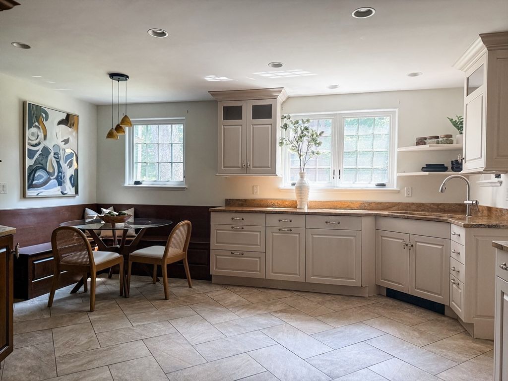 Dining room, Interior, Kitchen, Pendant Lights, Recessed Lighting