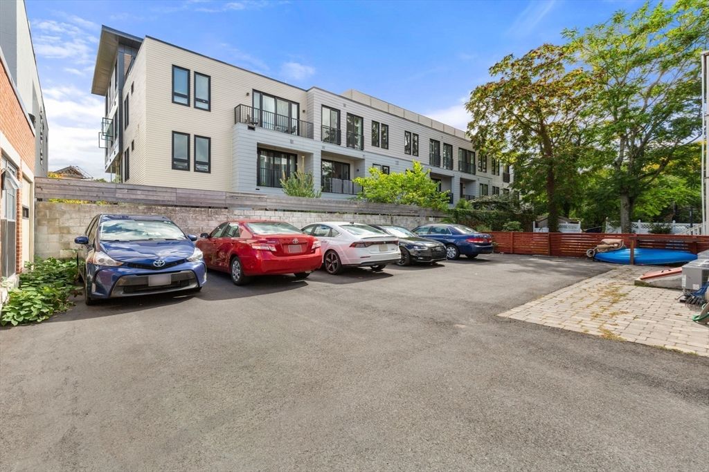 Exterior, Facade, Condo Building