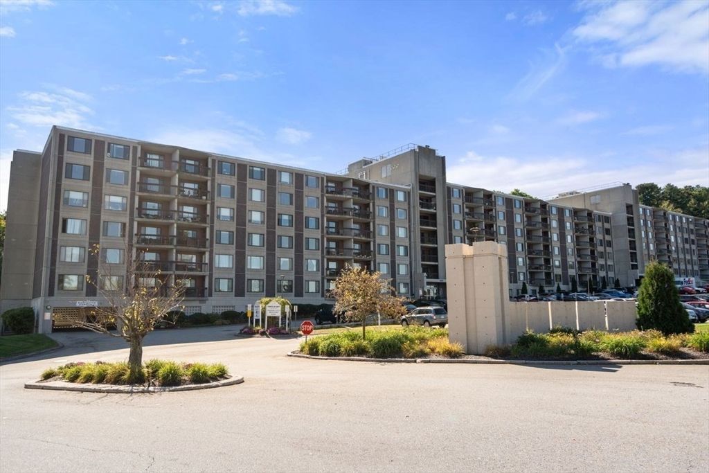 Exterior, Facade, Condo Building