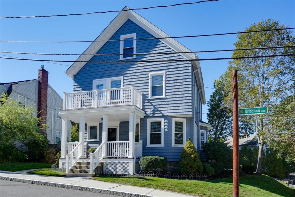 Exterior, Facade, Queen Anne Victorian