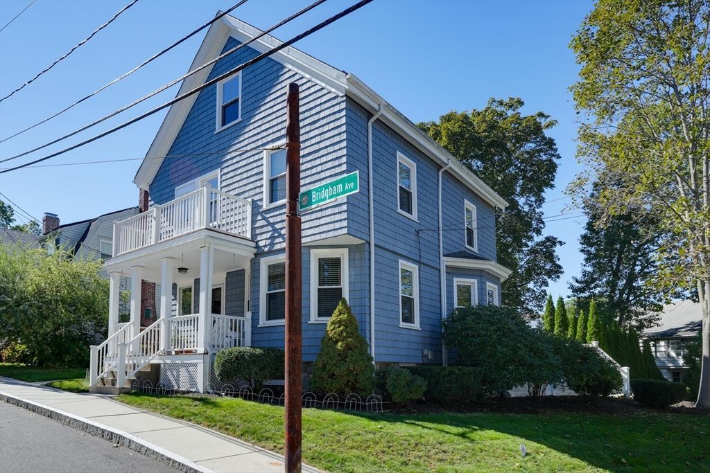 Exterior, Facade, Queen Anne Victorian
