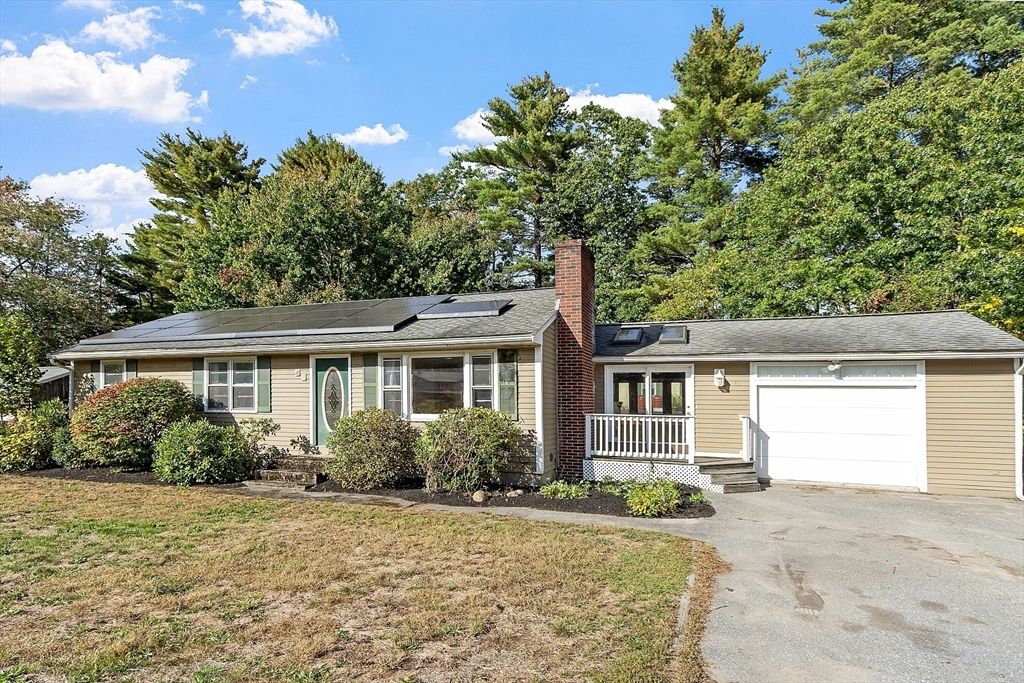 Attached, Exterior, Facade, Solar Panels, Ranch