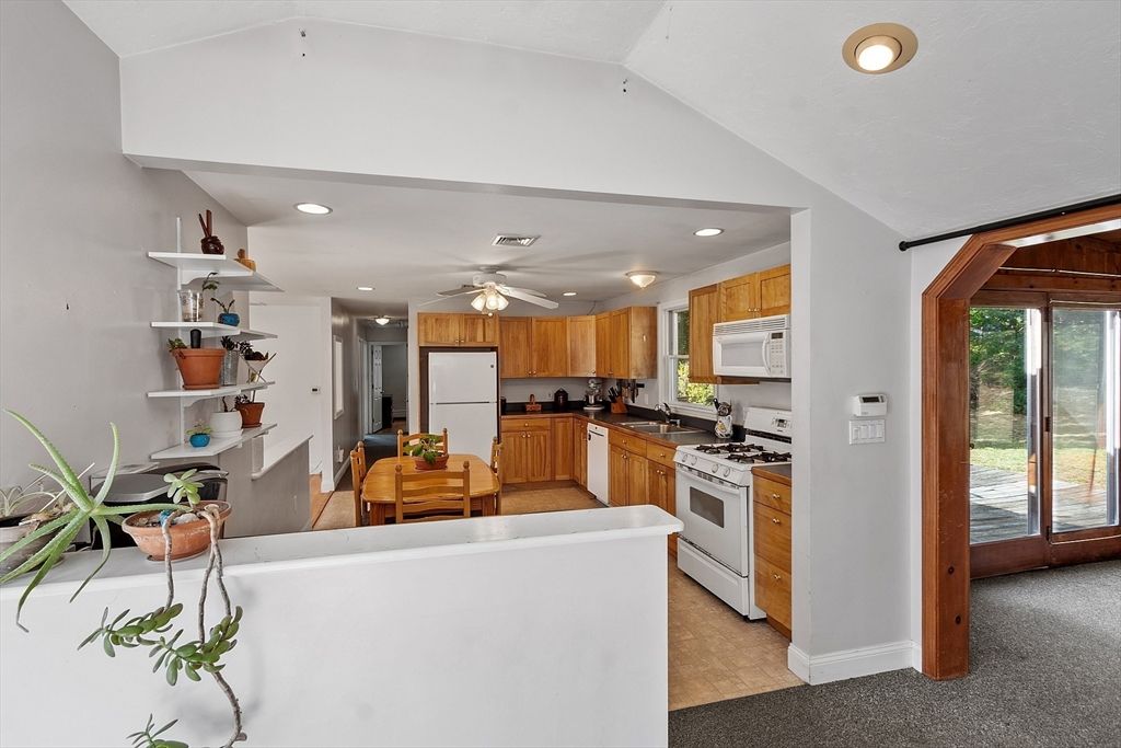 Dining room, Interior, Kitchen, Recessed Lighting