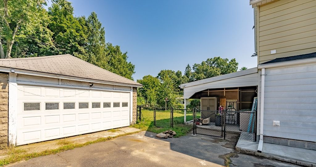 Detached Garage, Exterior