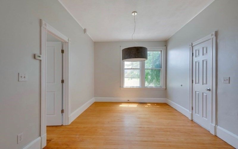 Empty room, Interior, Pendant Lights, Wood Texture Flooring
