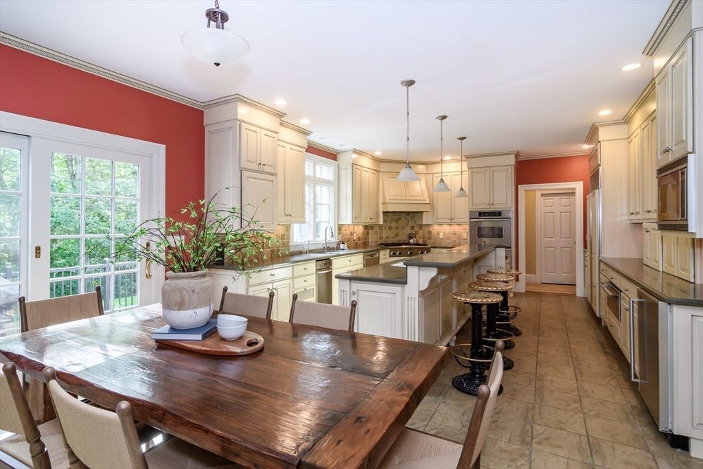 Dining room, Interior, Kitchen, Pendant Lights, Recessed Lighting, Stainless Steel Appliances