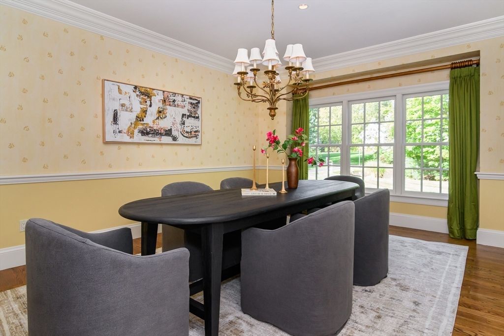 Chandelier, Dining room, Interior, Recessed Lighting, Wood Texture Flooring