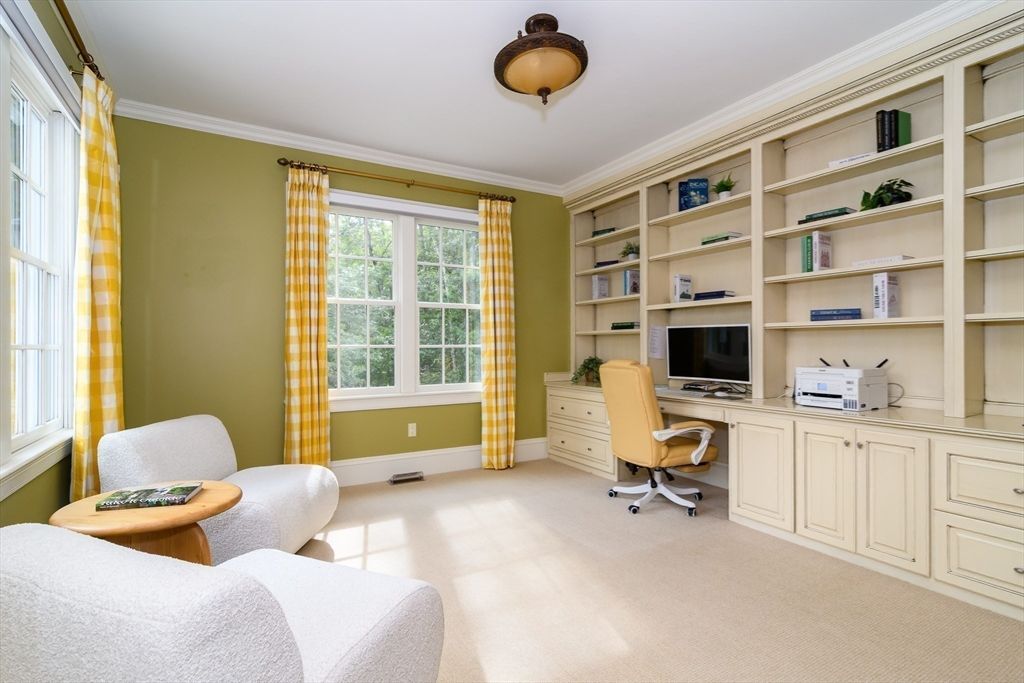 Home Office, Interior