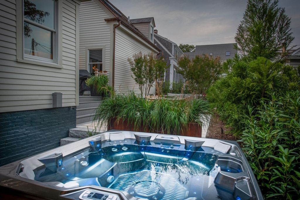 Exterior, Hot Tub
