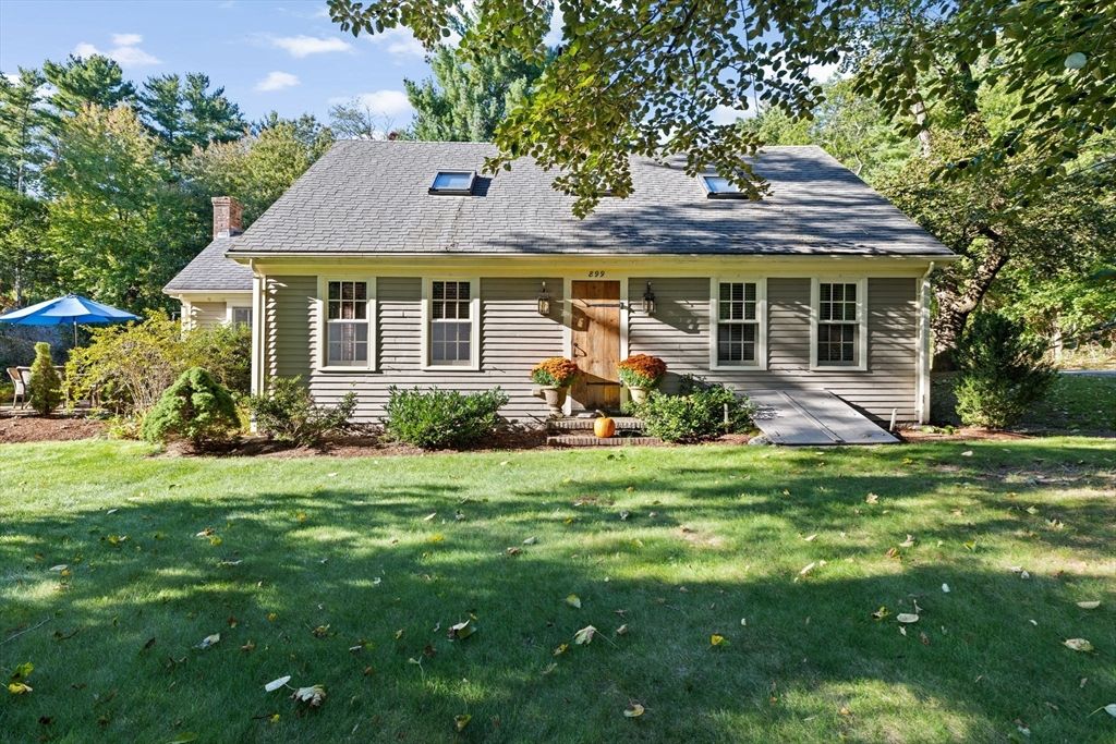 Backyard, Exterior, Facade, Cape Cod