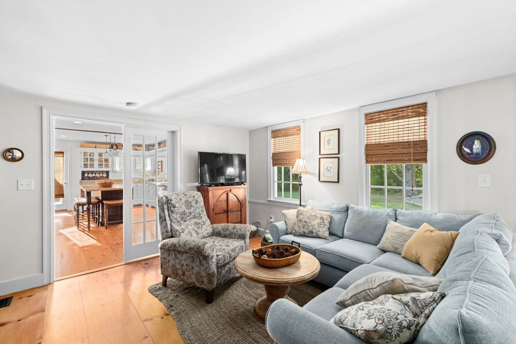 Dining room, Interior, Living room, Wood Texture Flooring