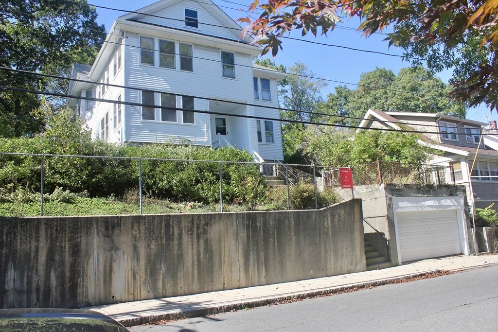 Exterior, Facade, American Foursquare