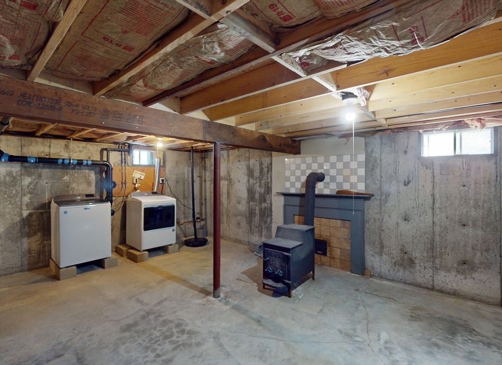 Fireplace, Interior, Washer, Wooden Beams