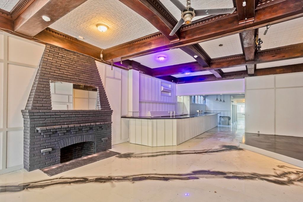 Fireplace, Interior, Recessed Lighting