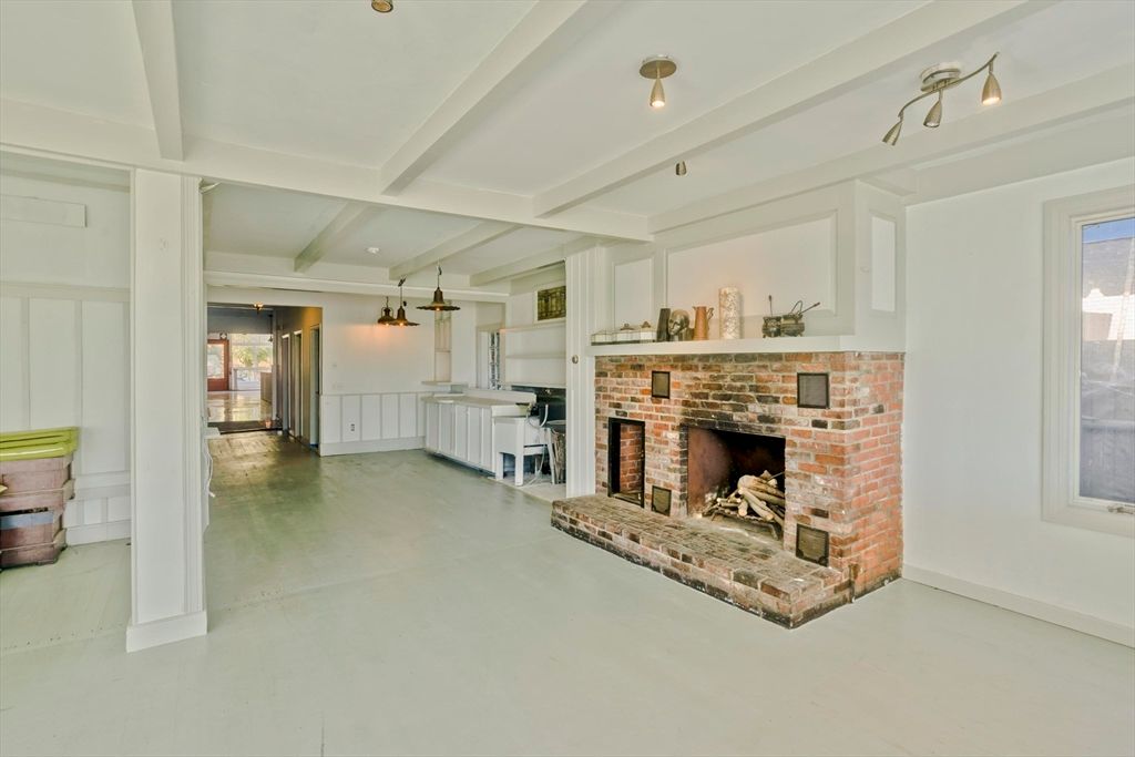 Fireplace, Interior, Pendant Lights