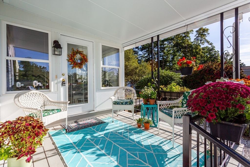 Interior, Pool, Sun Room