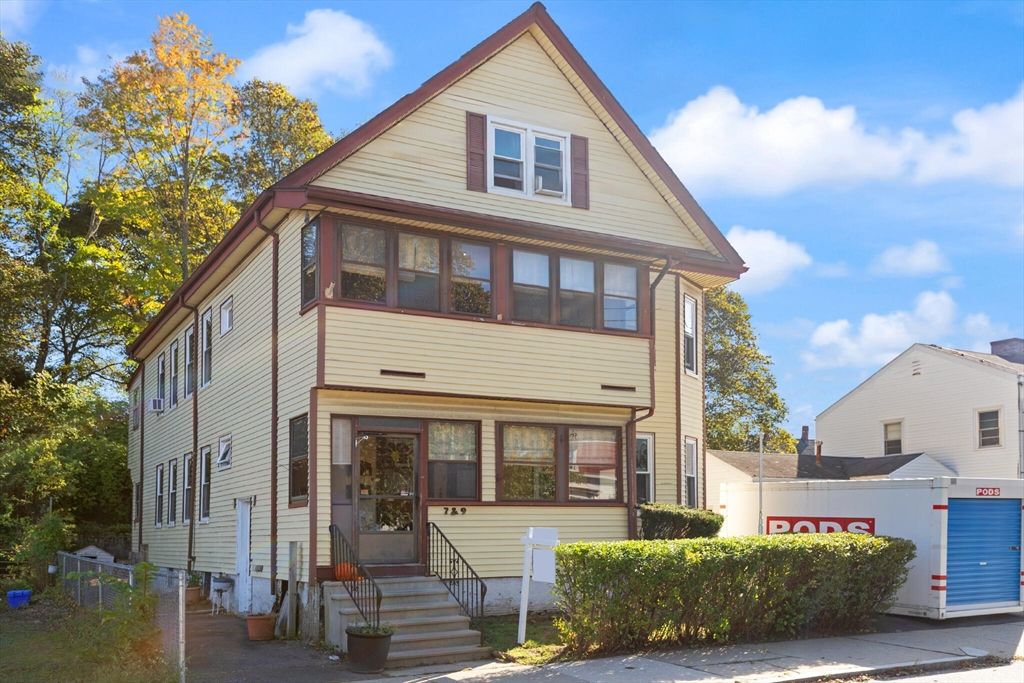 Exterior, Facade, Queen Anne Victorian