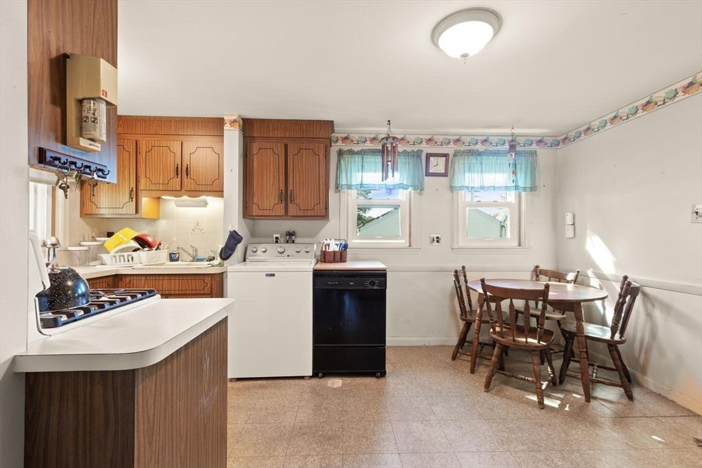 Dining room, Interior, Kitchen, Washer
