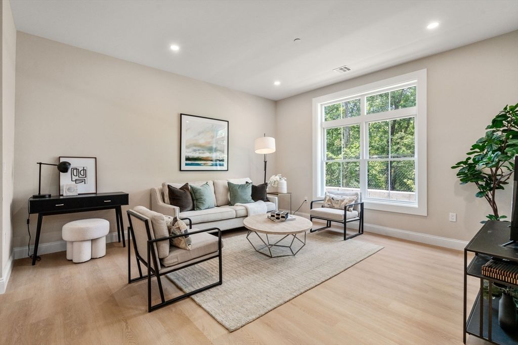 Interior, Living room, Recessed Lighting, Wood Texture Flooring