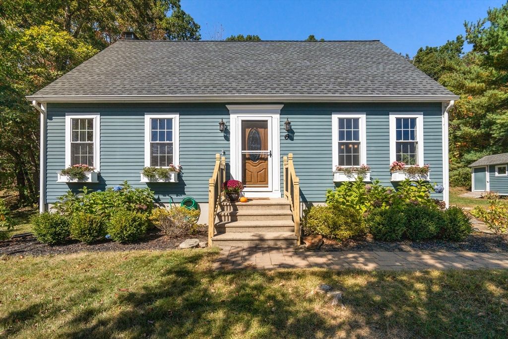 Exterior, Facade, Cape Cod