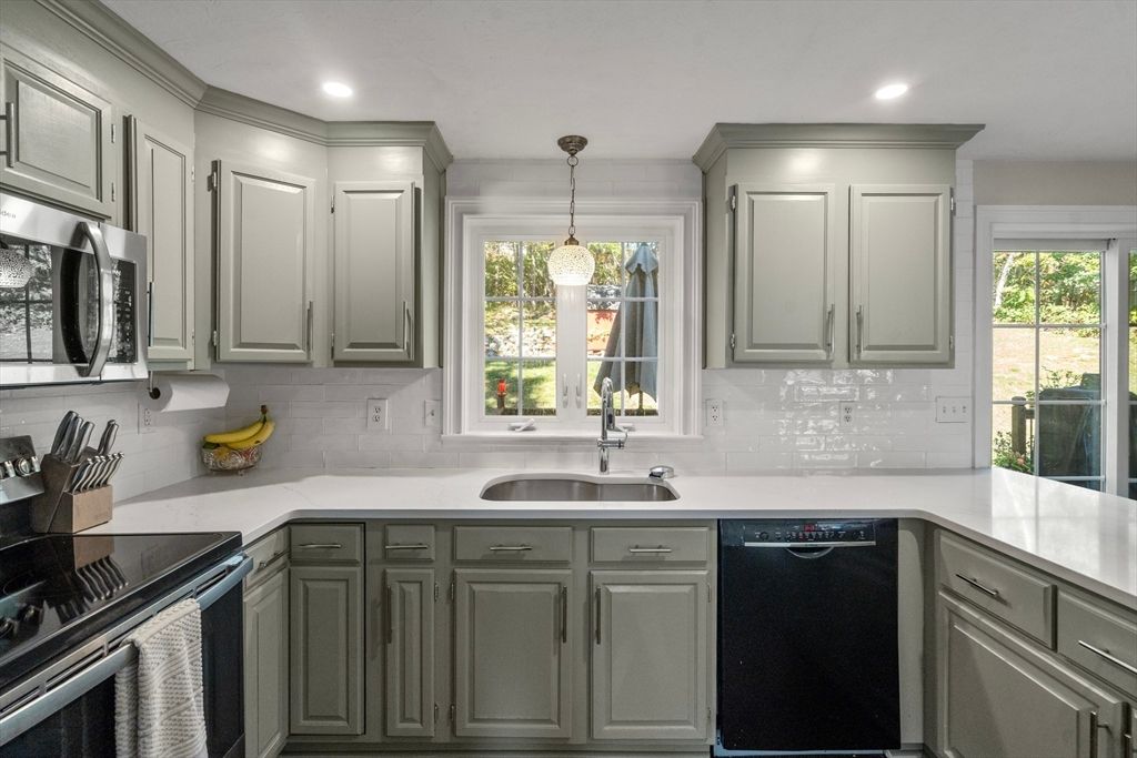 Interior, Kitchen, Pendant Lights, Recessed Lighting