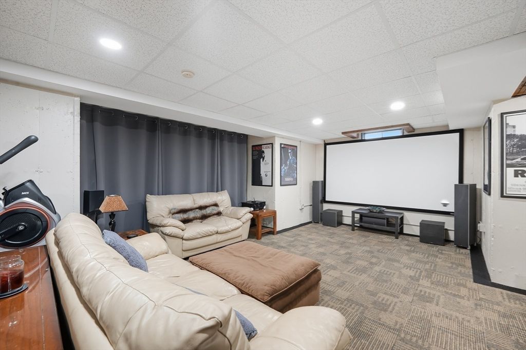 Interior, Projection Screen, Recessed Lighting
