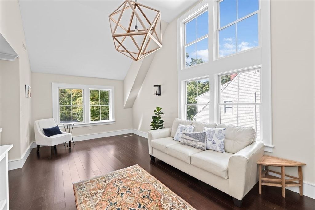 Interior, Pendant Lights, Wood Texture Flooring