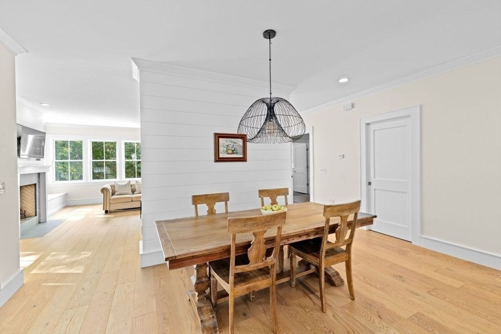 Dining room, Fireplace, Interior, Pendant Lights, Recessed Lighting, Wood Texture Flooring