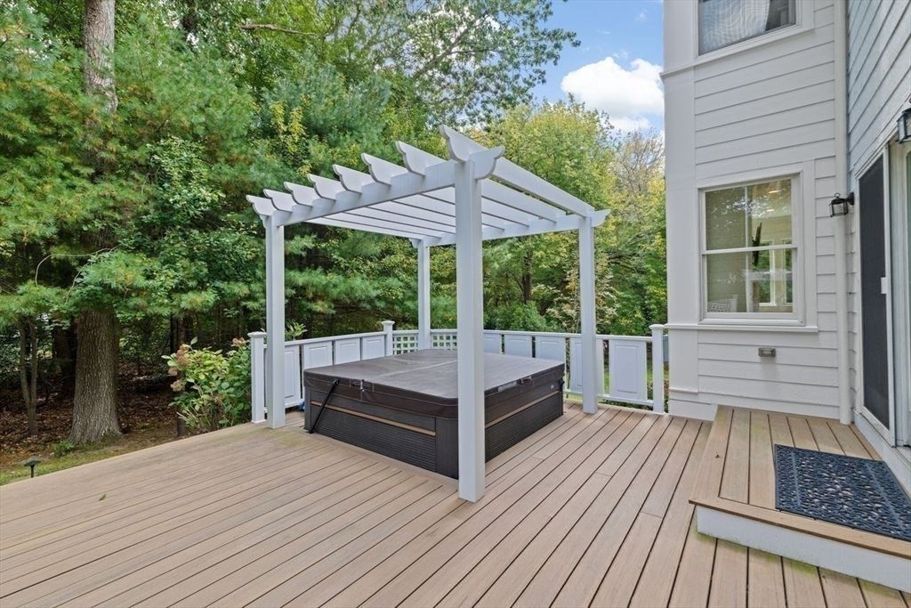 Exterior, Hot Tub