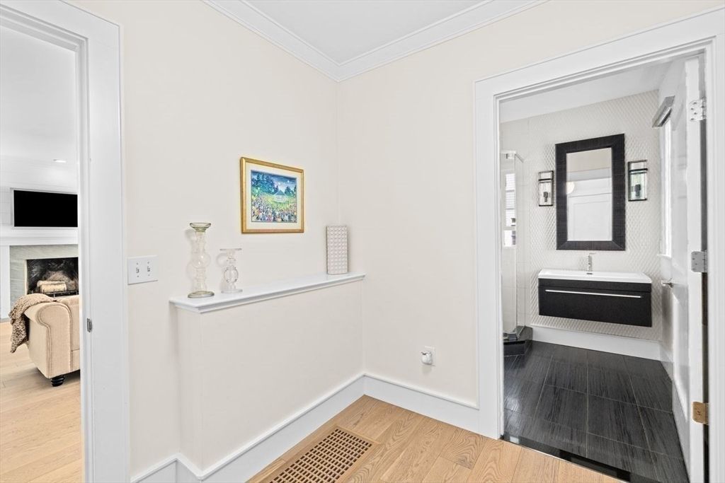 Bathroom, Interior, Recessed Lighting, Wood Texture Flooring