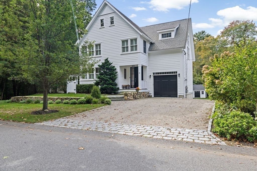 Attached, Exterior, Facade, Farmhouse