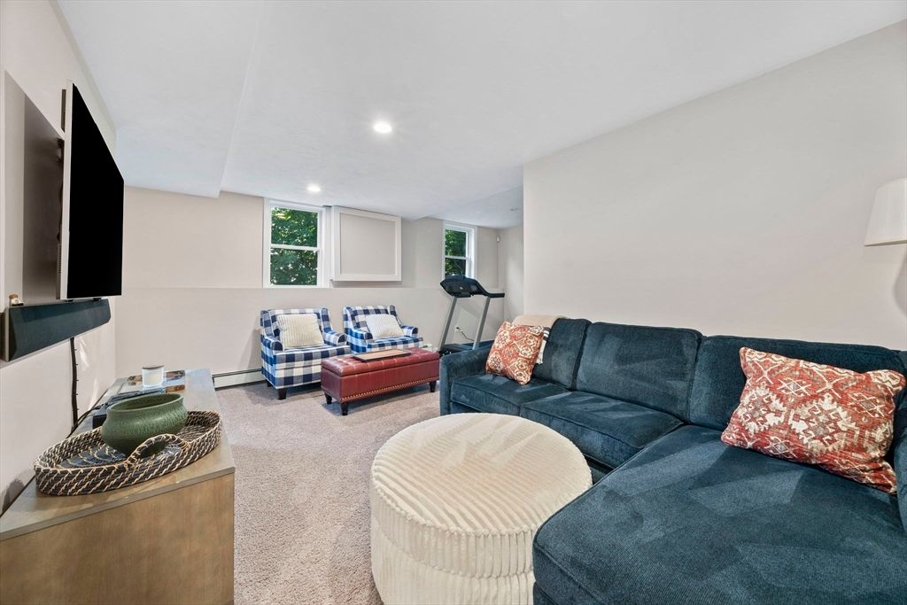 Fitness Equipment, Interior, Living room, Recessed Lighting