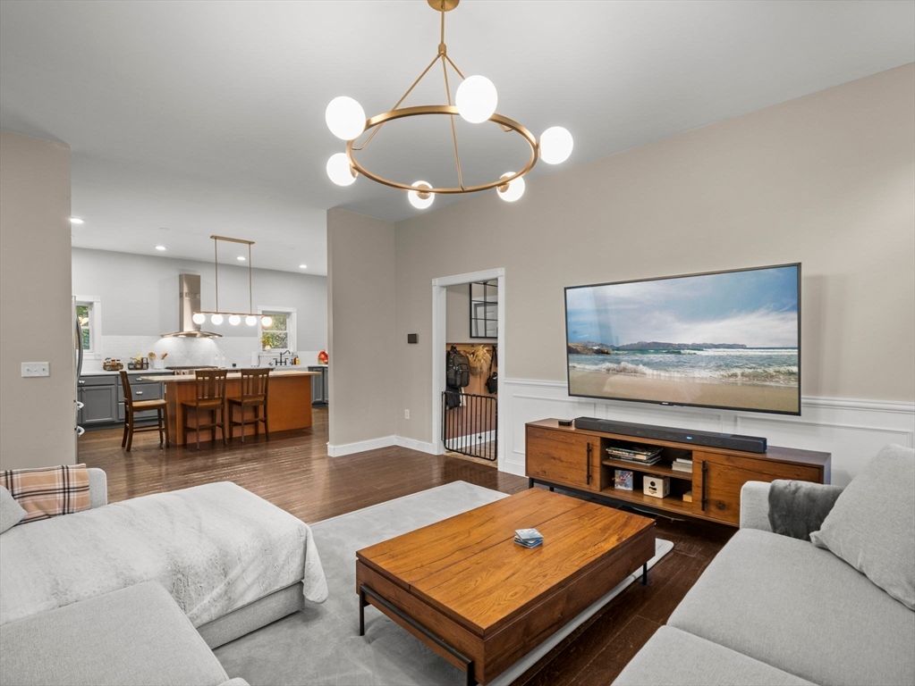 Dining room, Interior, Kitchen, Living room, Pendant Lights, Recessed Lighting, Wood Texture Flooring