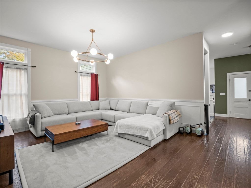 Interior, Living room, Pendant Lights, Recessed Lighting, Wood Texture Flooring