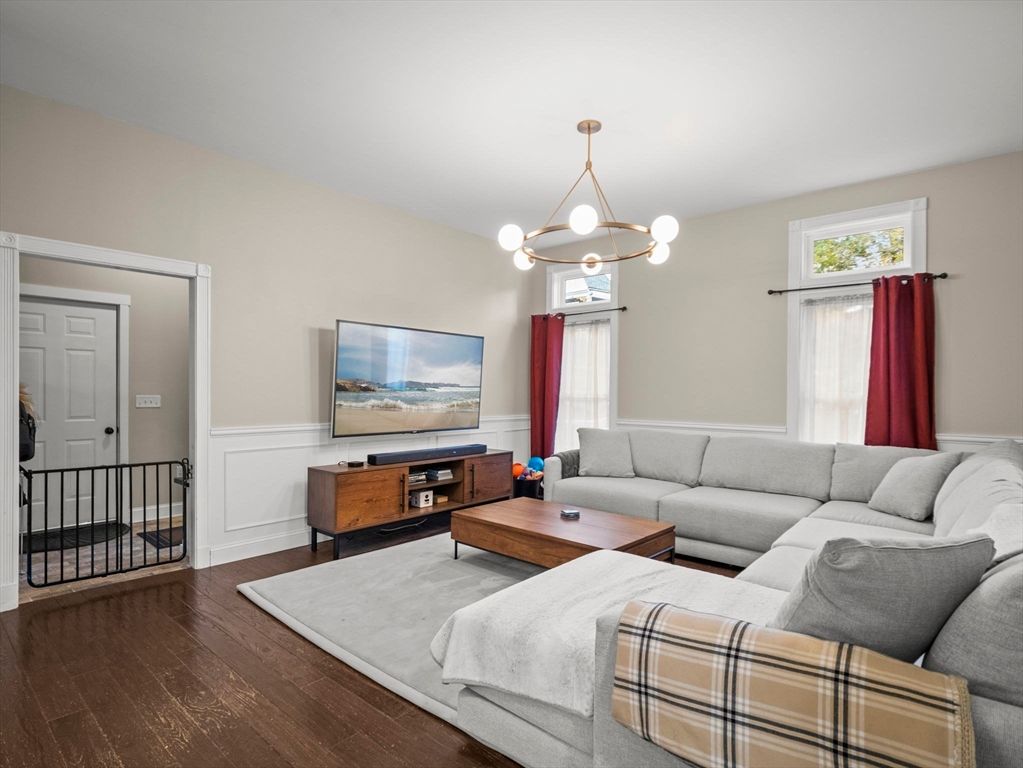 Interior, Living room, Pendant Lights, Wood Texture Flooring