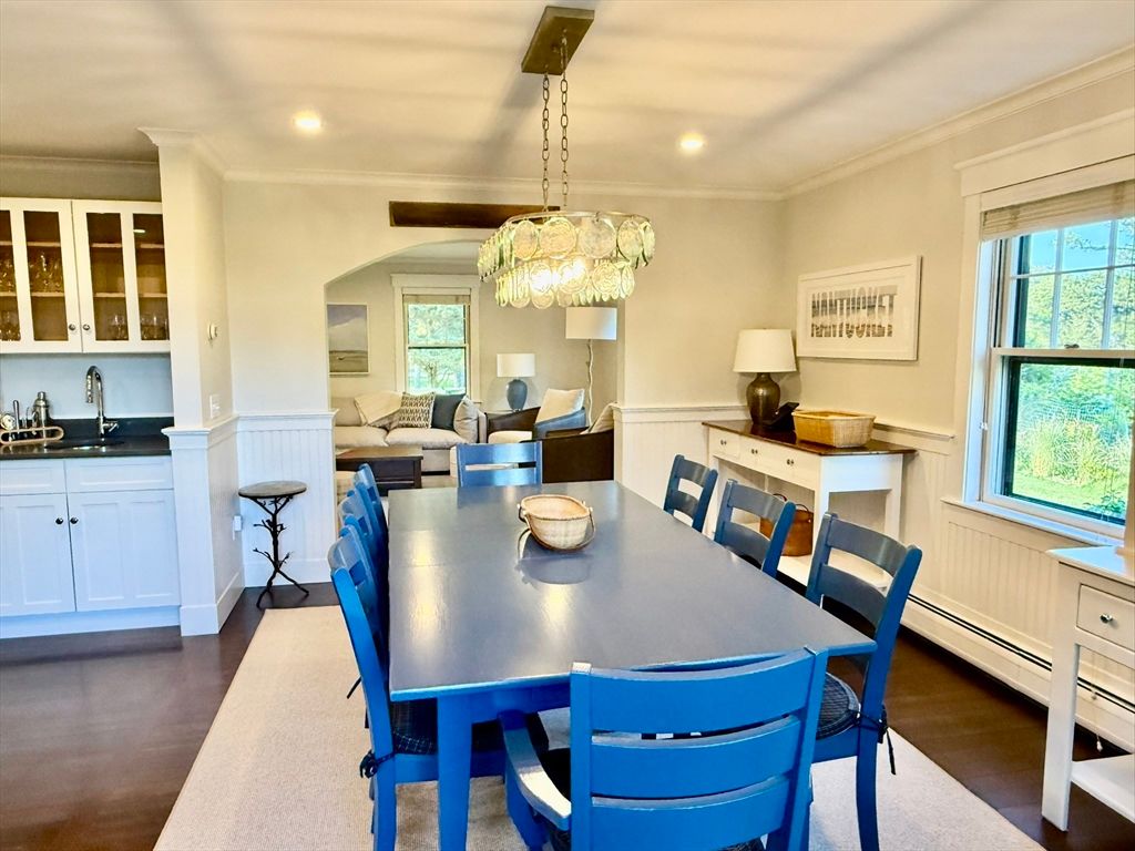 Dining room, Interior, Living room, Pendant Lights, Recessed Lighting, Wood Texture Flooring