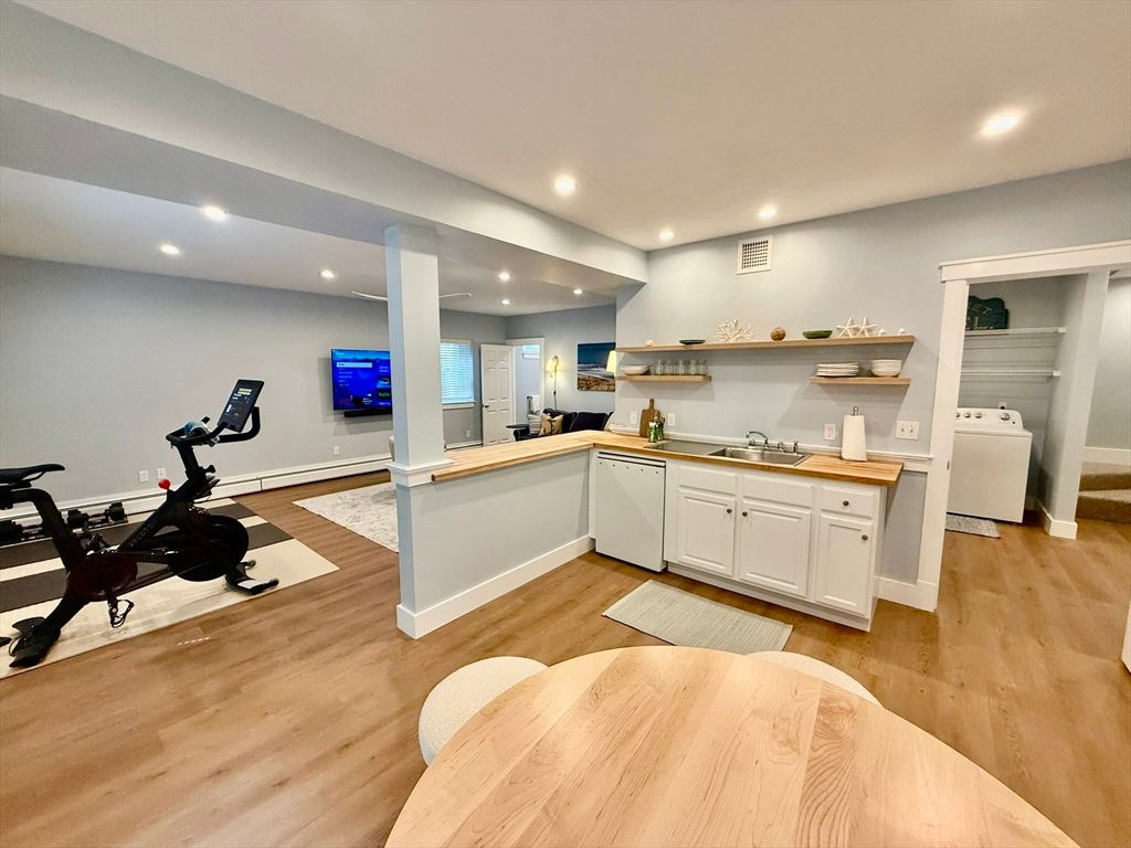 Fitness Equipment, Interior, Kitchen, Recessed Lighting, Wood Texture Flooring