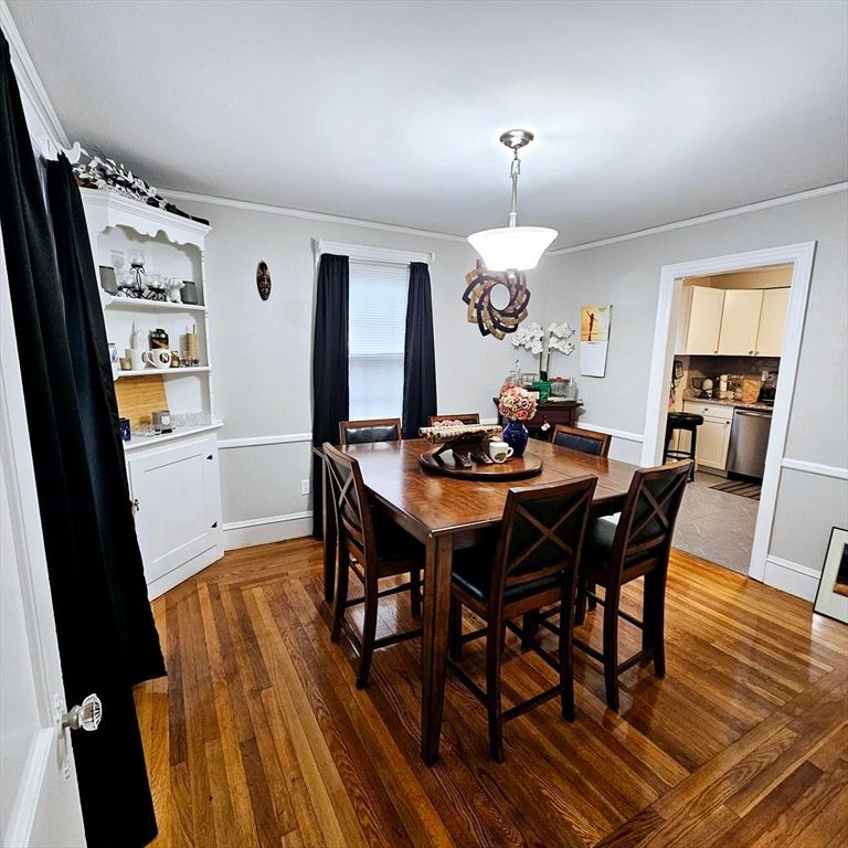 Dining room, Interior, Kitchen, Pendant Lights, Wood Texture Flooring