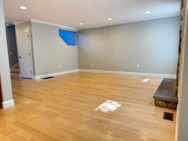 Empty room, Interior, Recessed Lighting, Wood Texture Flooring
