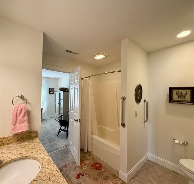 Bathroom, Interior, Recessed Lighting