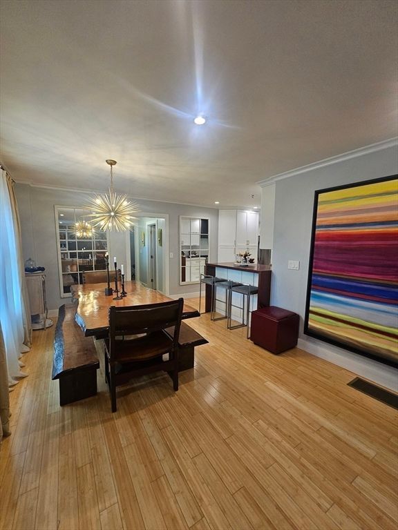 Dining room, Interior, Kitchen, Pendant Lights, Recessed Lighting, Wood Texture Flooring