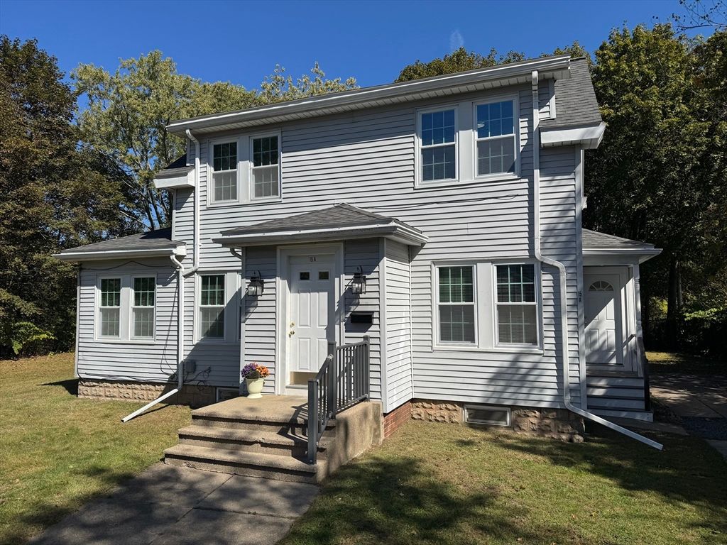 Exterior, Facade, American Foursquare