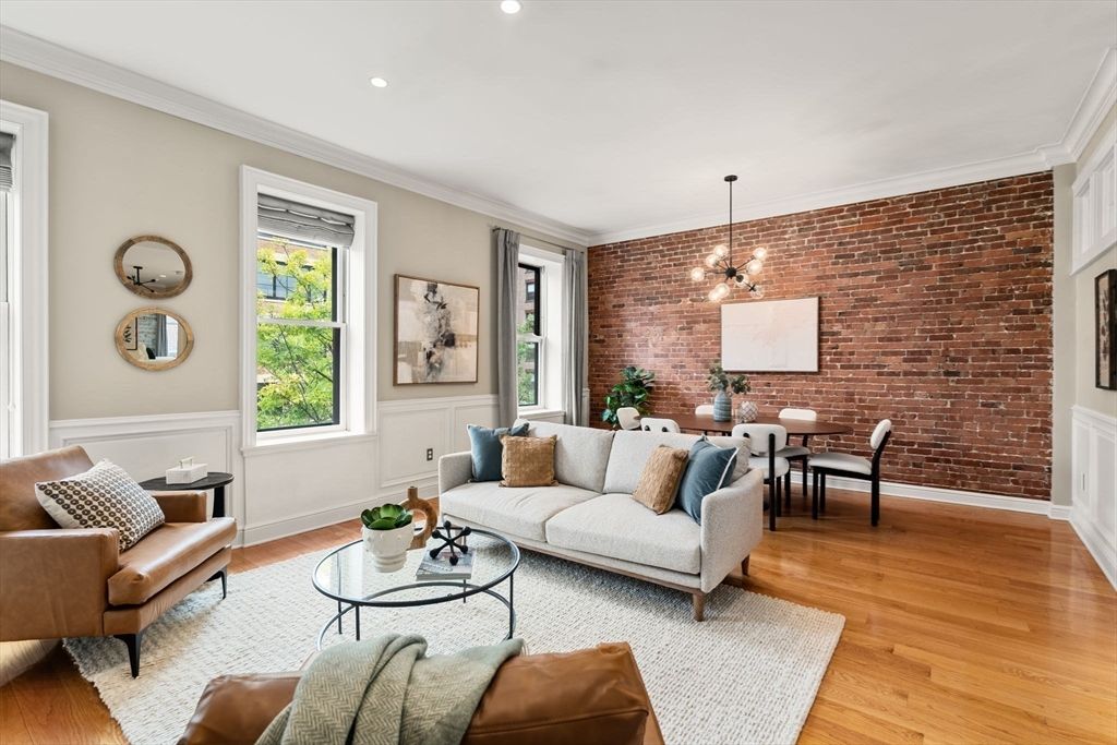 Dining room, Interior, Living room, Pendant Lights, Recessed Lighting, Stone Walls, Wood Texture Flooring