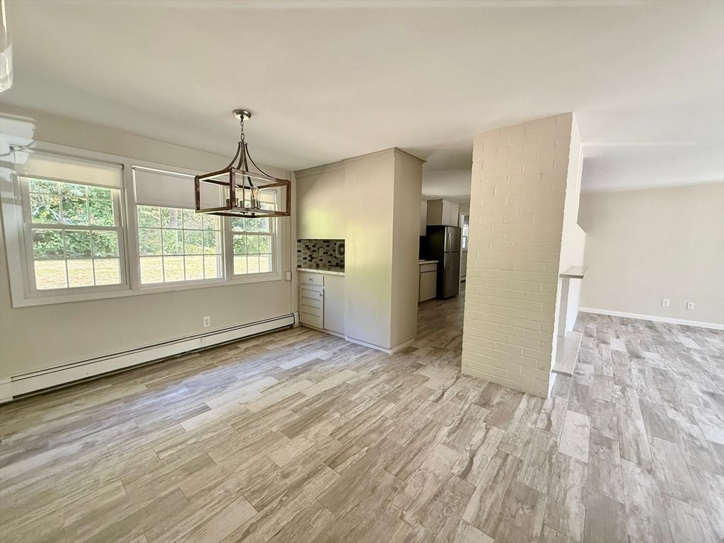 Empty room, Interior, Pendant Lights, Wood Texture Flooring