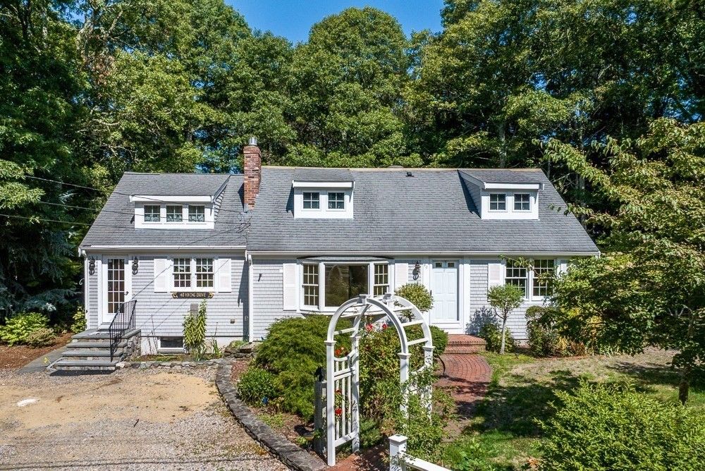 Exterior, Facade, Cape Cod