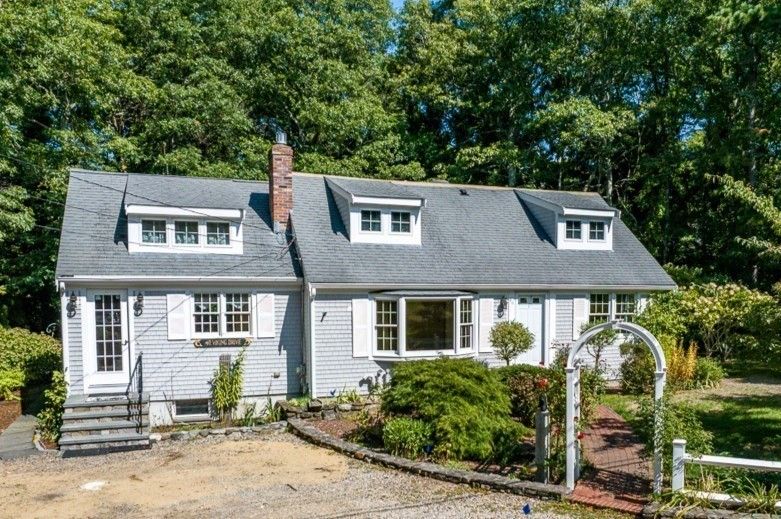 Exterior, Facade, Cape Cod